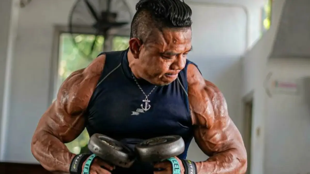 
Atlet binaraga Kabupaten Pati latihan rutin dalam program pelatda menjelang Porprov Jateng 2026 bulan Oktober mendatang.  (ACHMAD ULIL ALBAB/RADAR PATI
