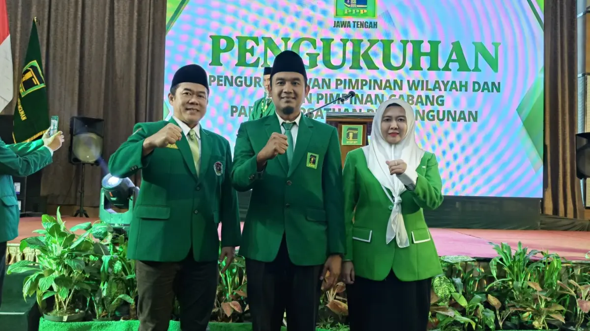 Haizul Ma’arif (tengah) terpilih sebagai Ketua DPC Jepara 2026-2031, didampingi Agus Sutisna (kiri) dan Lusiana Afrianti (kanan). (DOK. Ist)