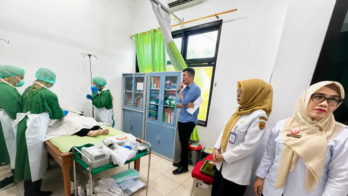 
PELATIHAN: Dokter spesialis saat turun memberikan pelatihan di puskesmas. (Dinkes Grobogan untuk Radar PATI)
