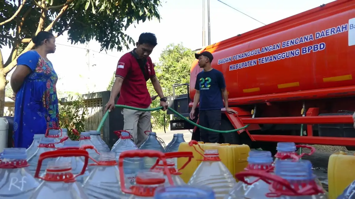 BPBD Temanggung  Salurkan Air Bersih ke Wilayah Terdampak Kekeringan