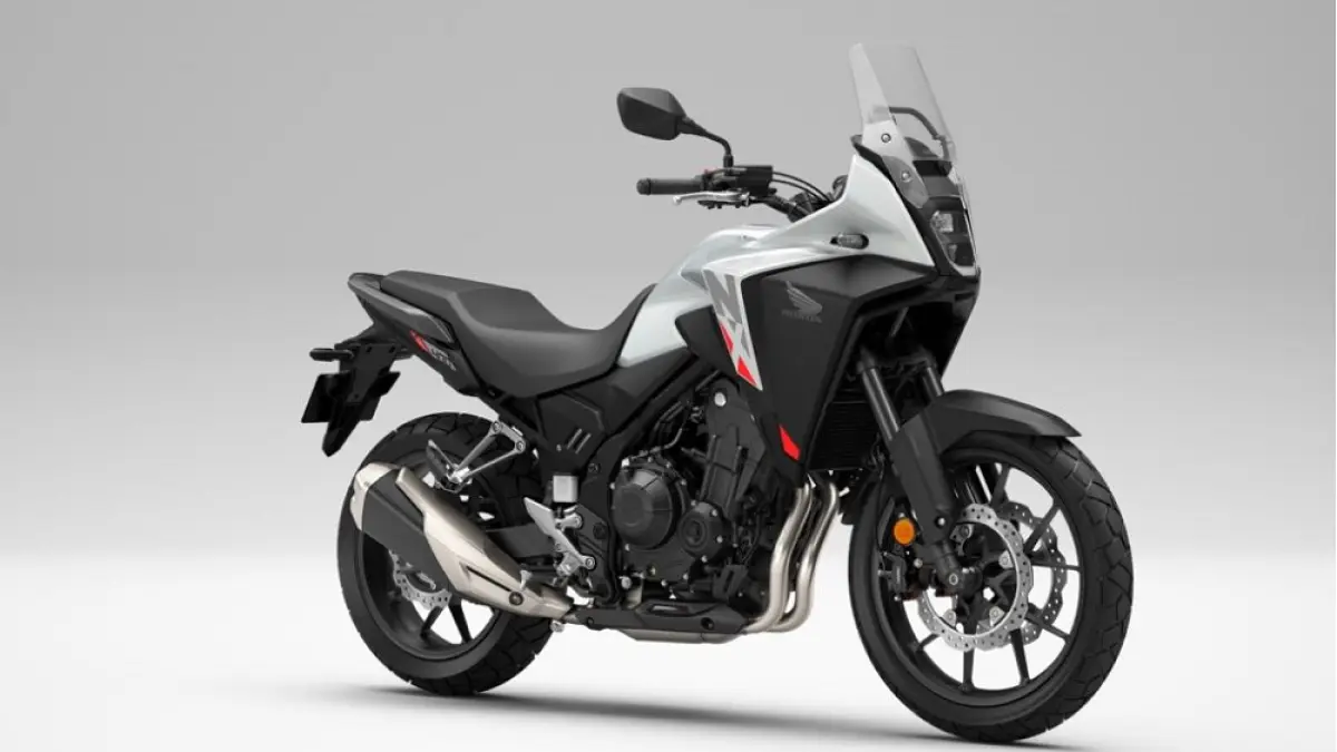 Honda NX400 E-Clutch. (DOK, Ist)