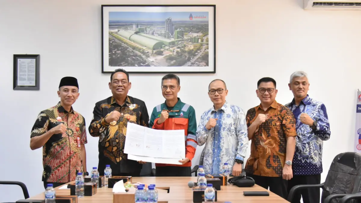 MOU: Pemkab Grobogan menggandeng PT Semen Grobogan dalam pengolahan sampah menjadi RDF dan SRF.