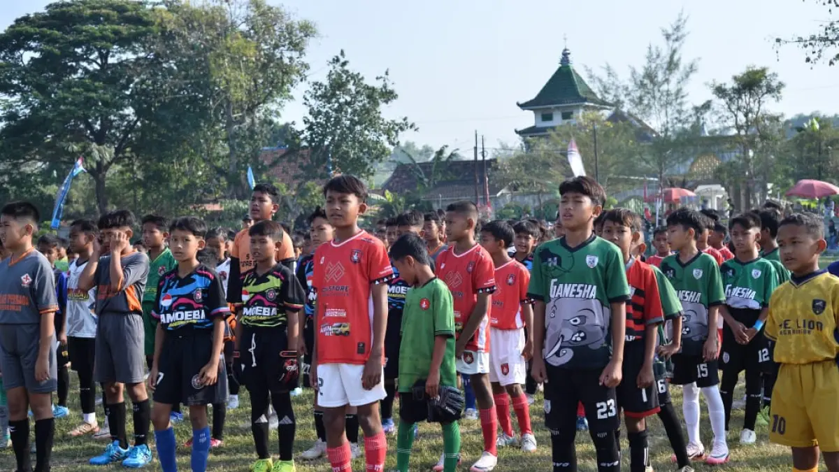 PERTANDINGAN:  Ar Rajabi Cup 1 di Desa Mojorebo Kecamatan Wirosari Kabupaten Grobogan meriah diikuti para anak.