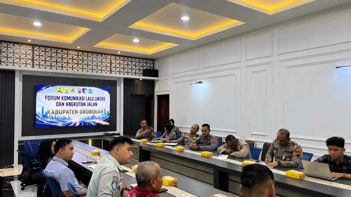 FKLLAJ: Satlantas, Dishub, Balai Pelaksana Jalan Wilayah Purwodadi, Jasa Raharja, saat melakukan FKLLAJ di Polres Grobogan belum lama ini.