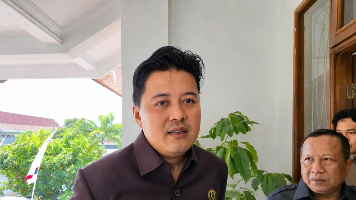 Anggota Komisi A DPRD Pati Danu Ikhsan menjelaskan terkait progress pembahasan sejumlah rancangan peraturan daerah. (ACHMAD ULIL ALBAB/RADAR KUDUS)