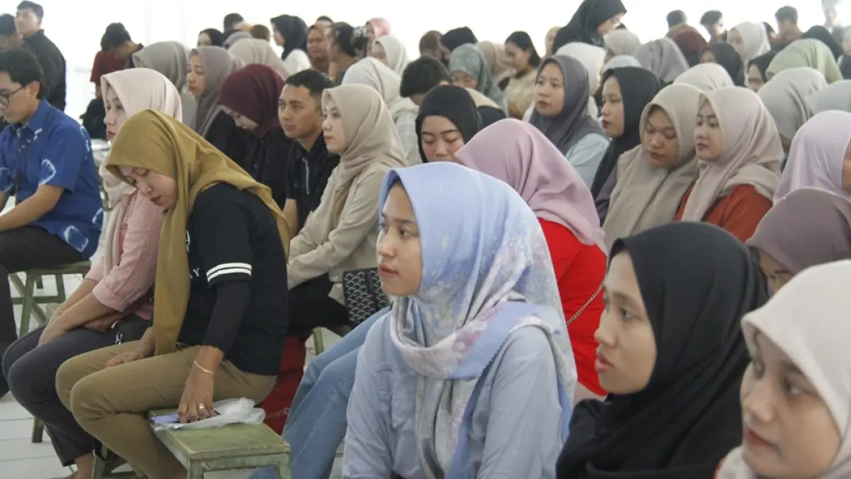 
KHIDMAT: Eks pekerja PT. Samwon Busana Indonesia Jepara tengah mengikuti PEKA pada Rabu (12/8). (FIKRI THOHARUDIN/RADAR PATI)