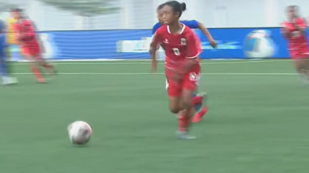 Pemain timnas putri U16 saat berlaga lawan Thailan pada Srikandi Merdeka Cup di Kudus, (15/8).