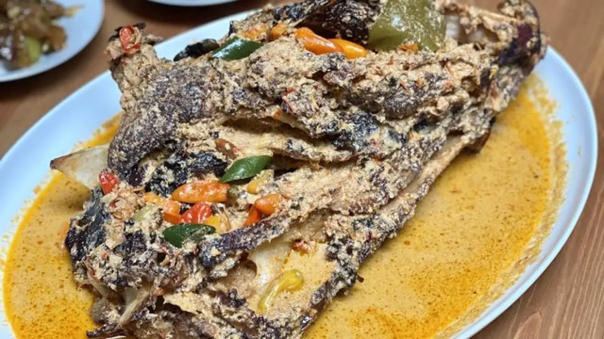 Pedas Gurih Mangut Kepala Manyung, Kuliner Khas Pesisir Pati yang Menggugah Selera