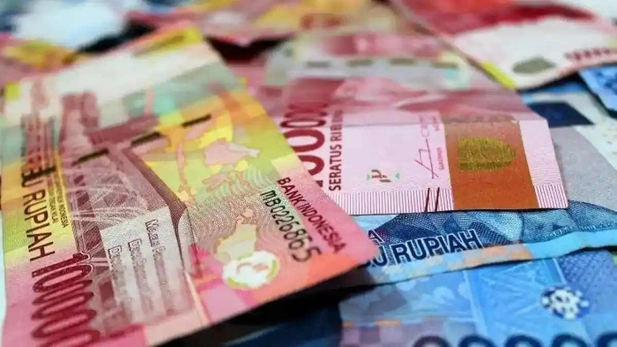  Kabar mengenai kemungkinan kenaikan gaji aparatur sipil negara (ASN) pada 2027 masih menjadi perhatian, terutama bagi pegawai negeri sipil (PNS) dan pegawai pemerintah dengan perjanjian kerja (PPPK). 