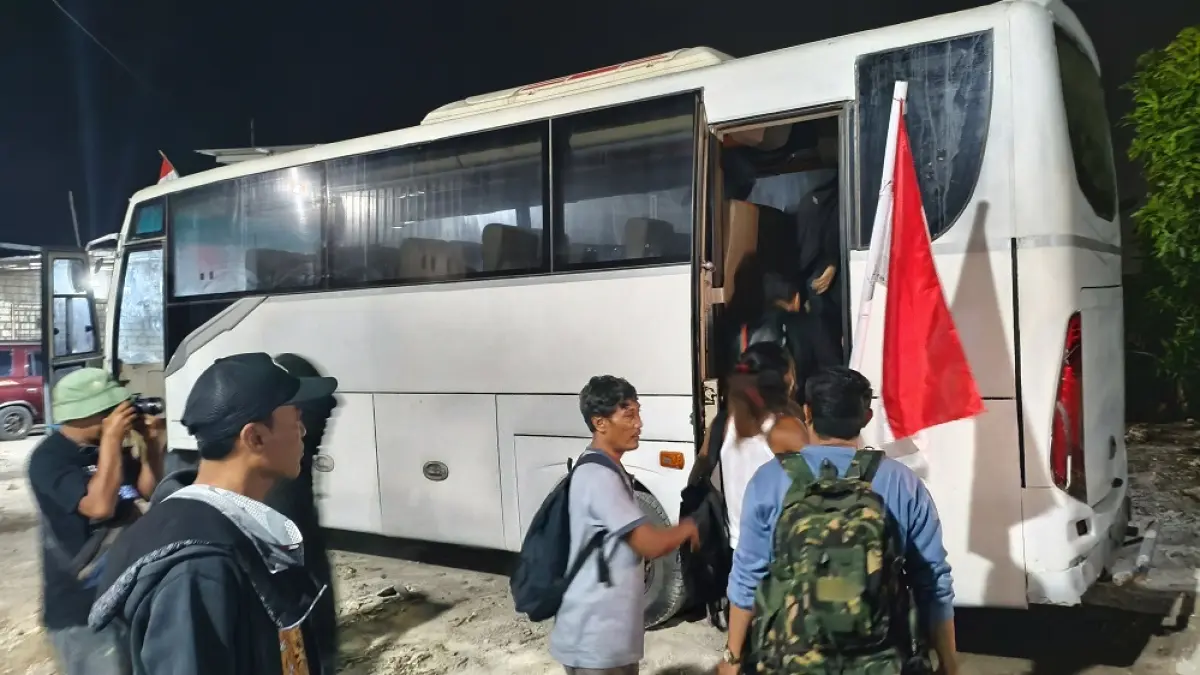 Aliansi Masyarakat Pati Bersatu (AMPB) berangkat lagi ke Jakarta untuk menuntut pengesahan RUU Perampasan Aset, Minggu (23/8). 