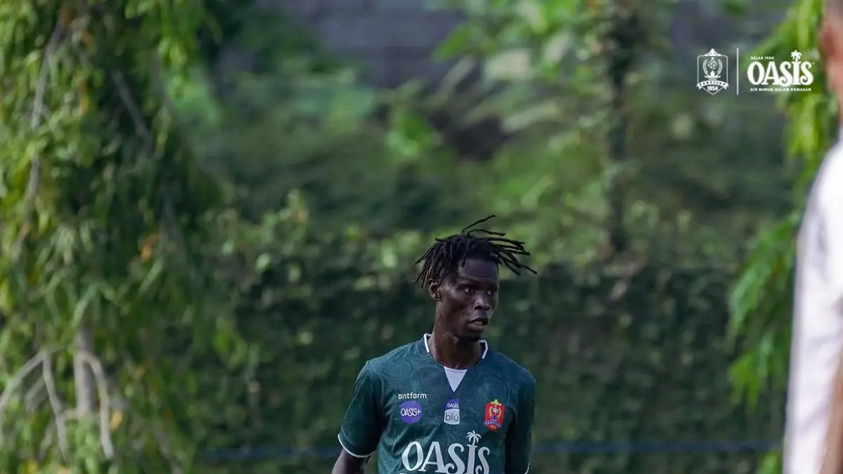 Samuel Ofori bek tengah asal Ghana.