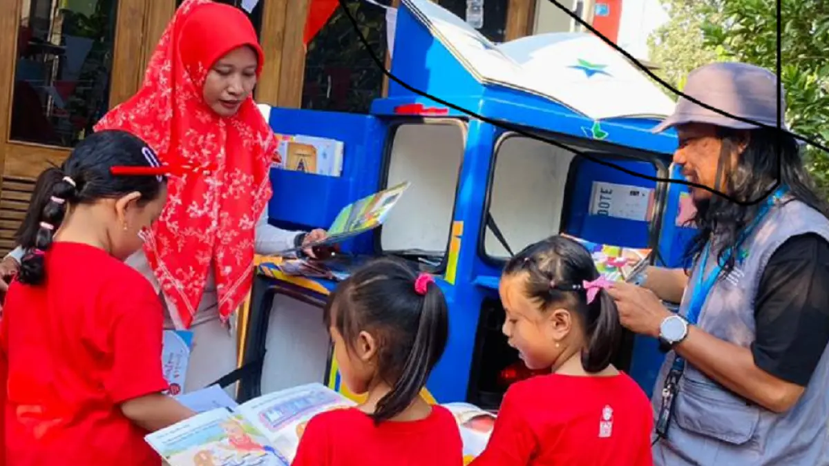 Peringatan Hari Kemerdekaan Republik Indonesia di Taman Baca Masyarakat (TBM) Binar dan AHE Pulodarat, Jepara, diikuti 50 anak bersama orang tua, Jumat (28/8/2026). (TBM BINAR UNTUK RADAR PATI)