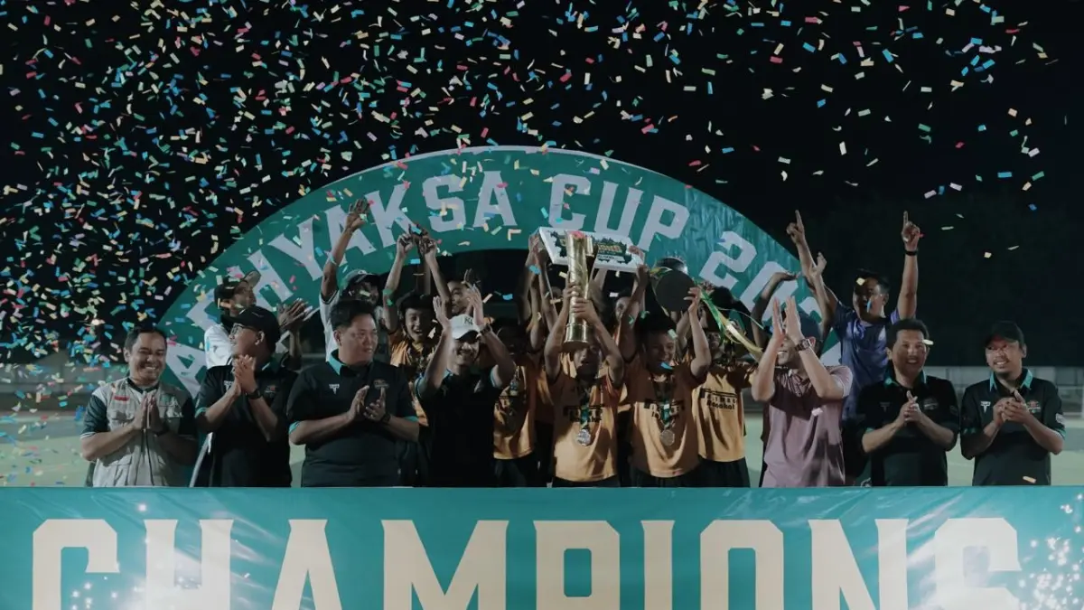 Selebrasi juara Adhyaksa Cup U-12 oleh Palembon FC Bojonegoro.
