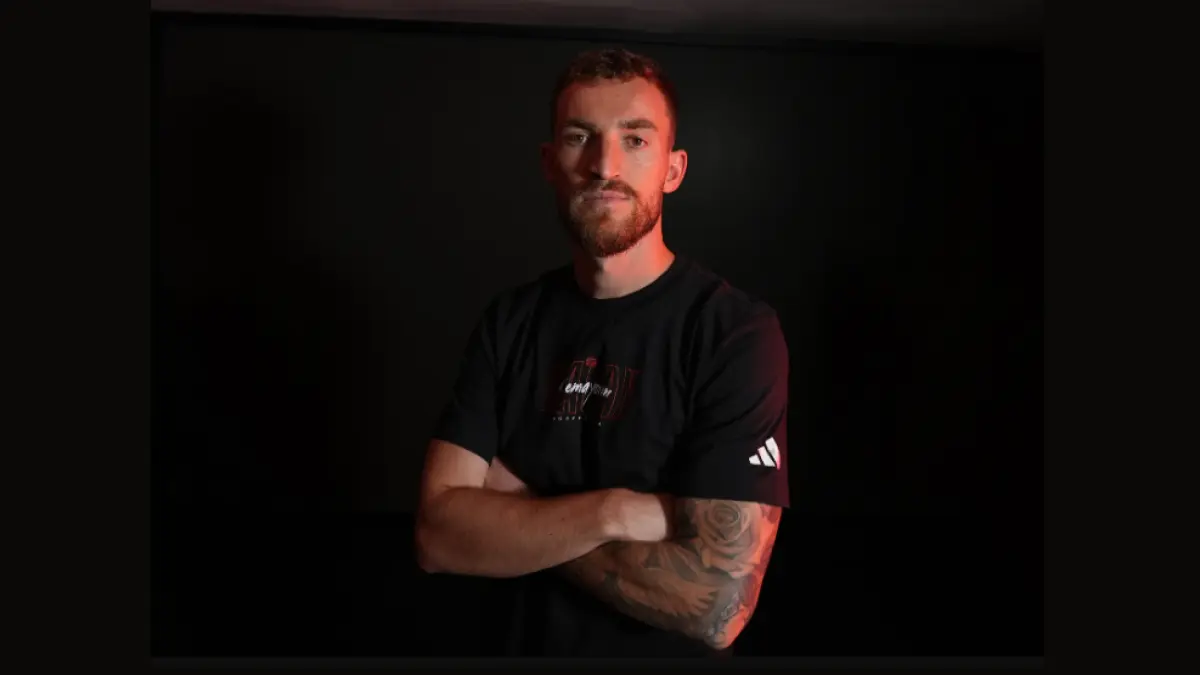 Persija resmi mendatangkan gelandang asal Bosnia dan Herzegovina, Stjepan Lončar. (PERSIJA)