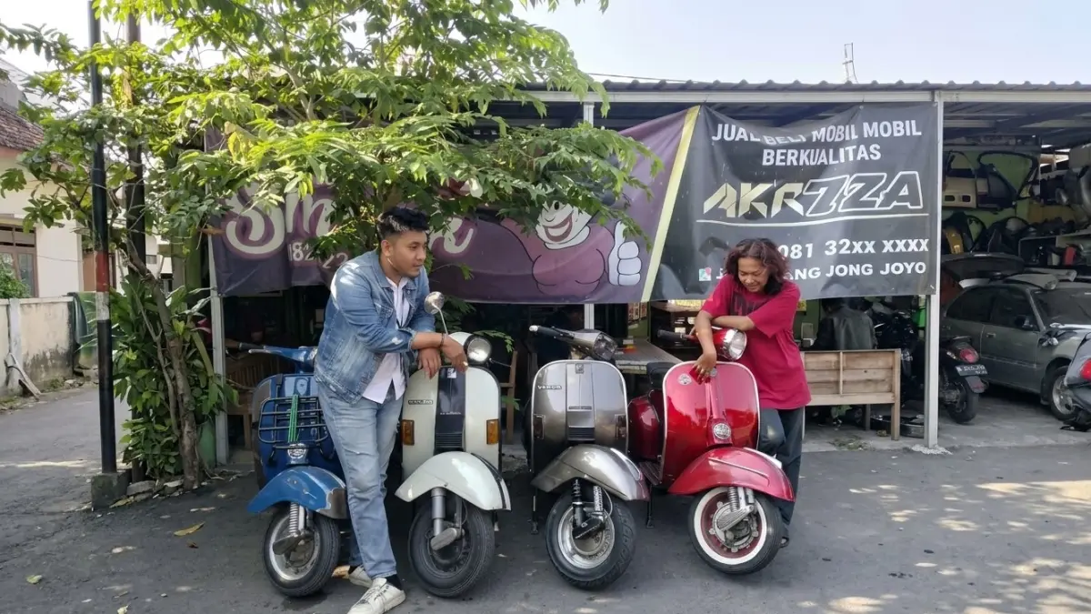 Motor Vespa masih digemari masyarakat. 