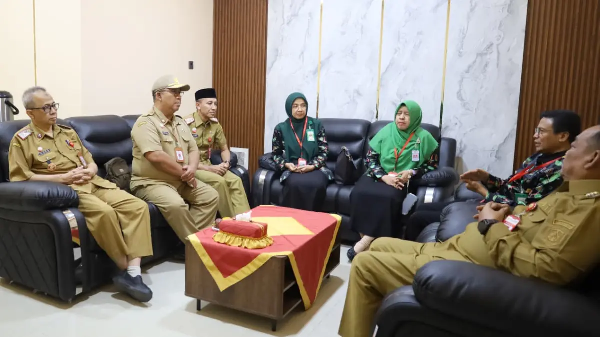 AKREDITASI: Tim Survei Lembaga Akreditasi Rumah Sakit Damar Husada Paripurna saat melakukan wawancara.