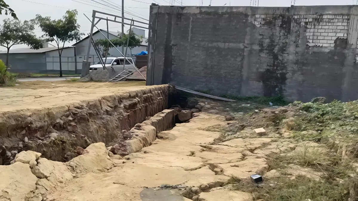ANDRE FAIDHIL FALAH/RADAR KUDUS&nbsp;
RUSAK: Tanah di Desa Purworejo mulai retak-retak kemarin.&nbsp;