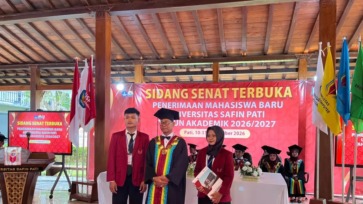 Rektor Universitas Safin Pati Dr. Murtono dalam acara Sidang Senat Terbuka penerimaan mahasiswa baru tahun akademik 2026/2027. 