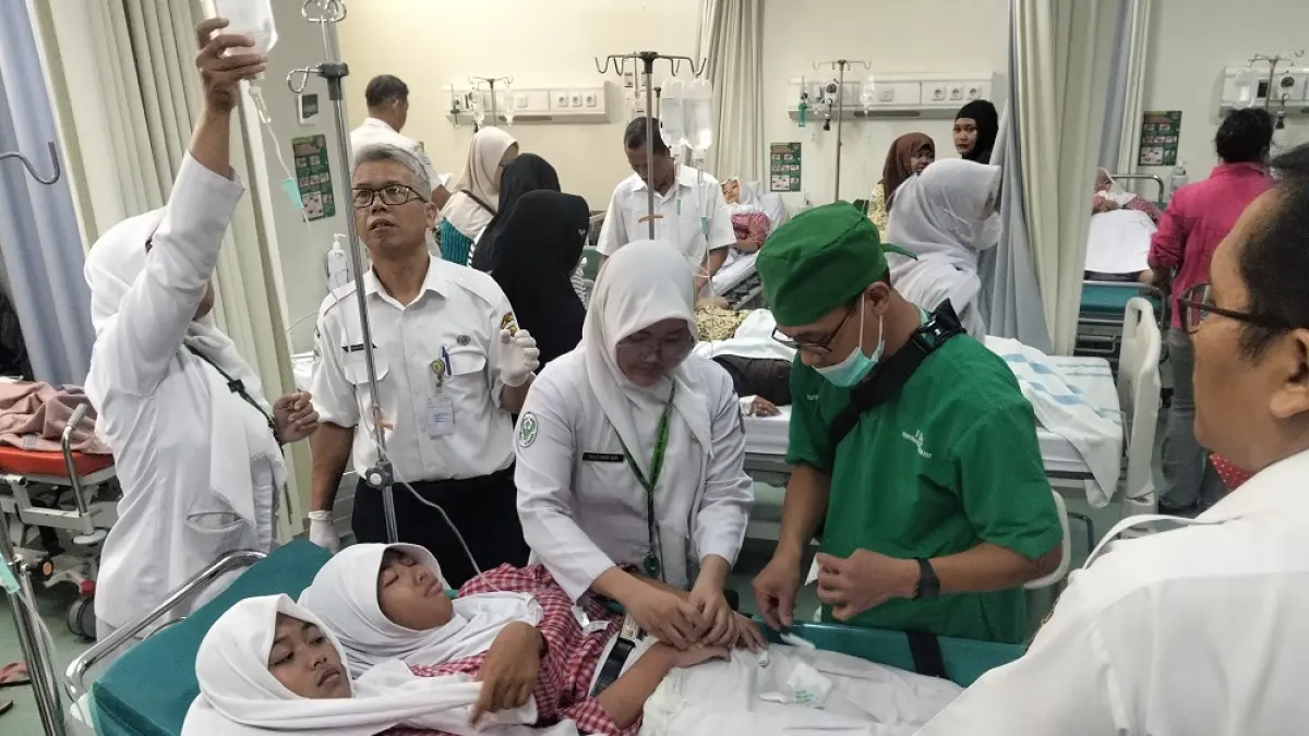 Siswa siswi di Pati keracunan usai santap MBG. (ANDRE F/RADAR PATI)