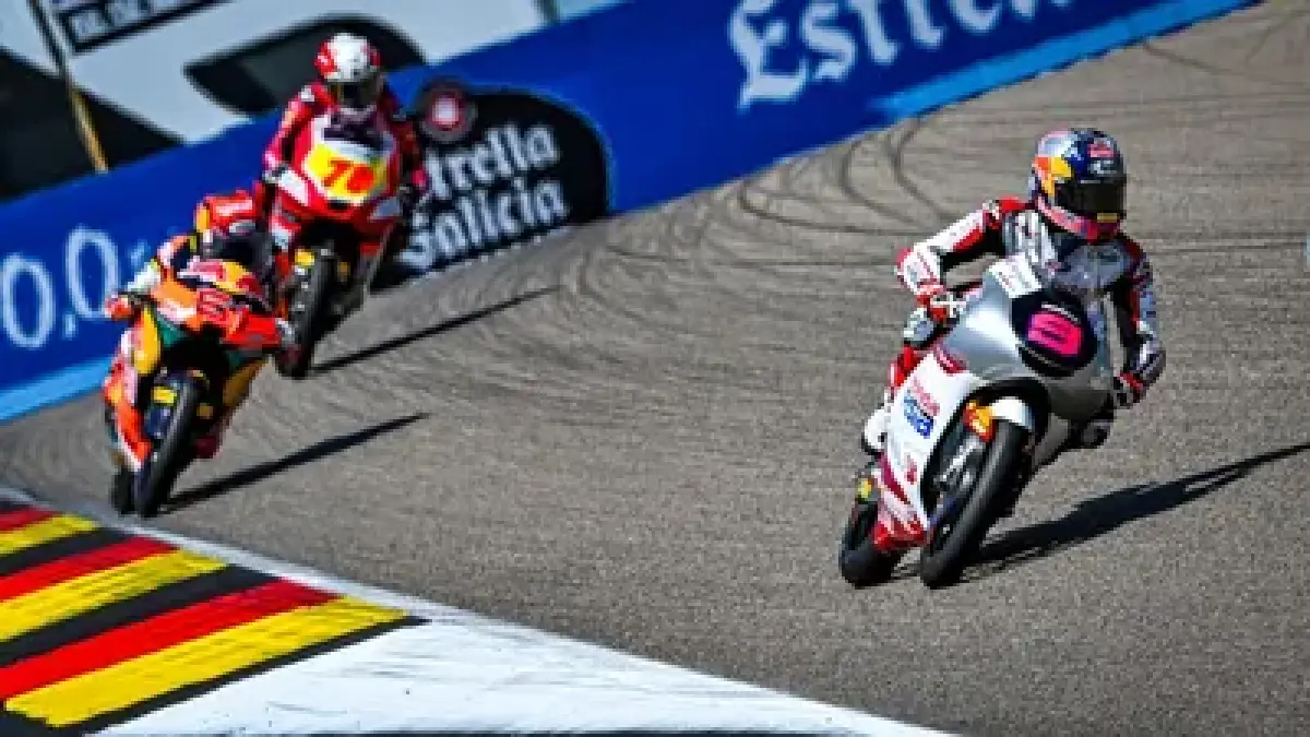 Veda Ega Pratama (kanan). (Moto GP)