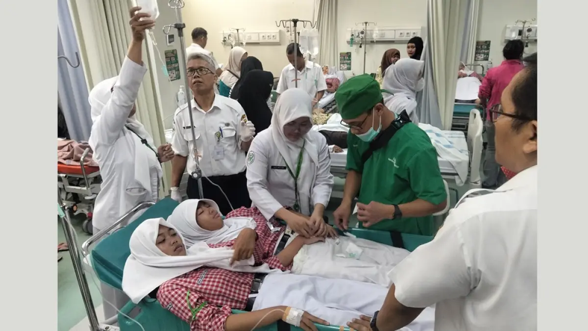 SAKIT: Siswa keracunan MBG dirawat di RSUD Soewondo belum lama ini. (ANDRE FAIDHIL FALAH/RADAR PATI)