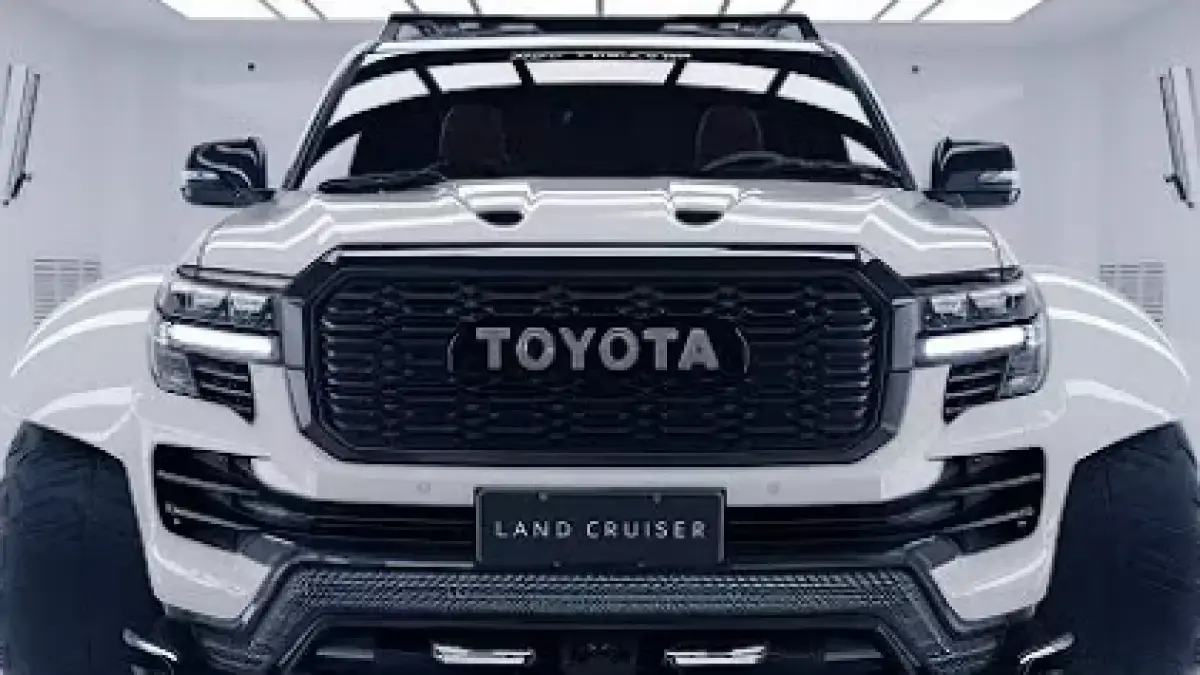 Toyota Baby Land Cruiser 2026 resmi diperkenalkan dengan mesin 2.4L Turbo 275 HP dan sistem 4WD.