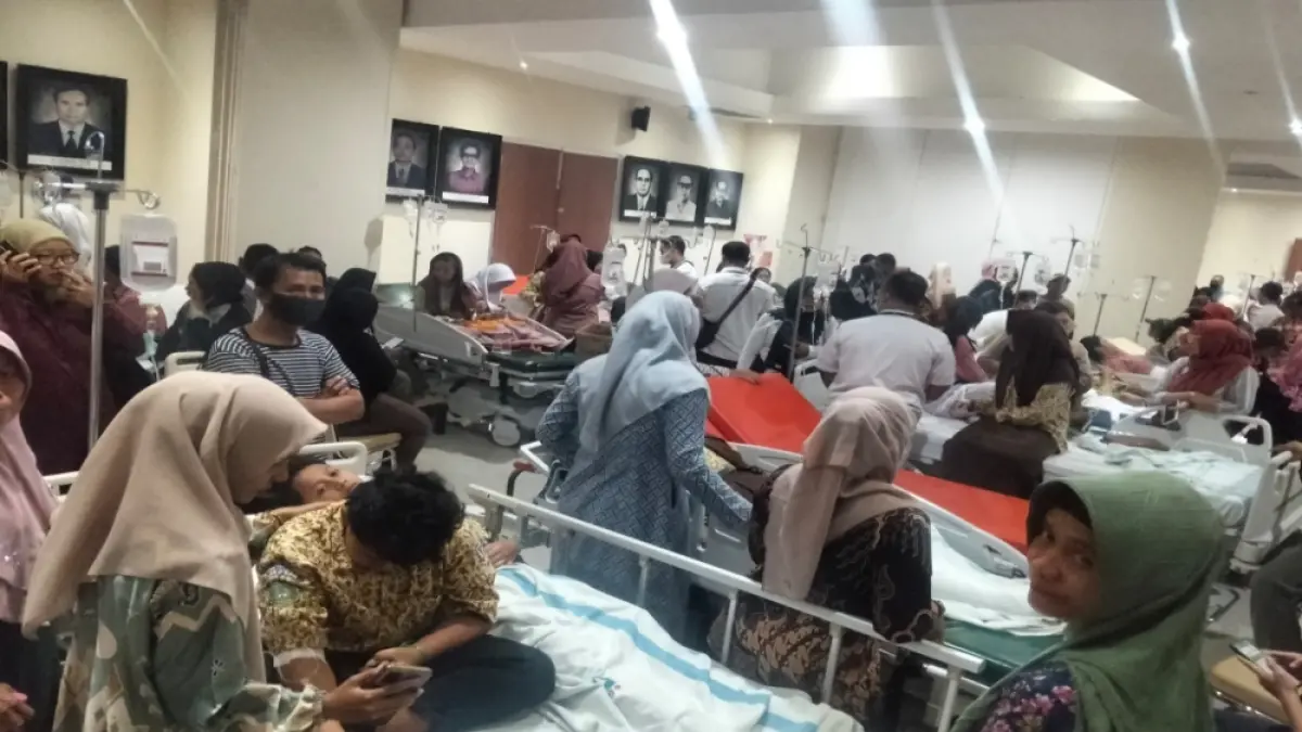 DIRAWAT: Siswa keracunan MBG dilarikan ke RSUD Soewondo belum lama ini. (ANDRE/RADARPATI