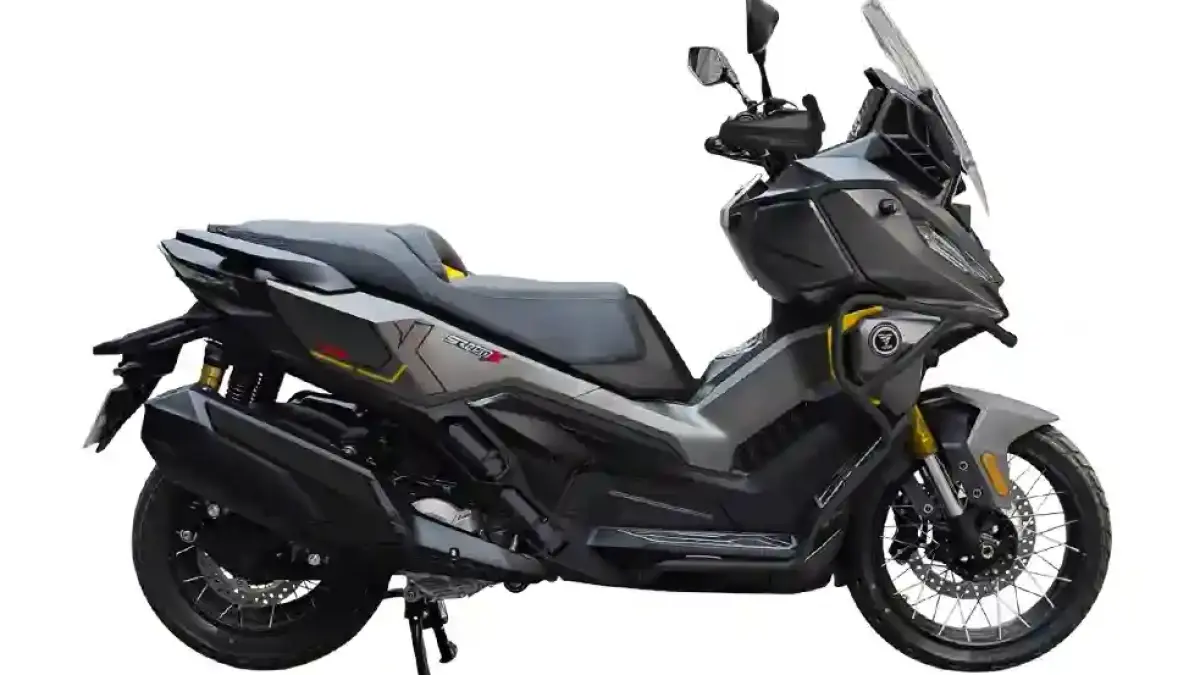 VOGE SR450X. (DOK. Ist)