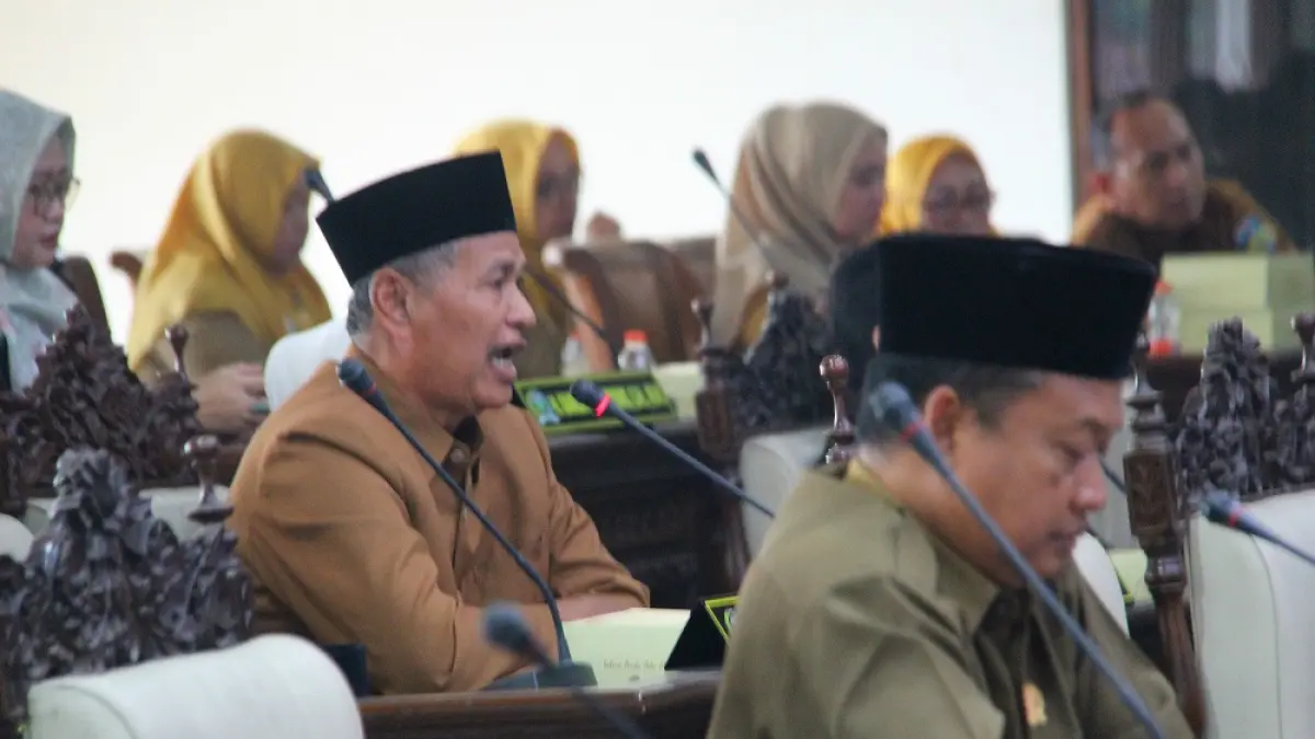 DPRD Jepara soroti biaya seragam yang dinilai tinggi. (FIKRI T/RADAR PATI)