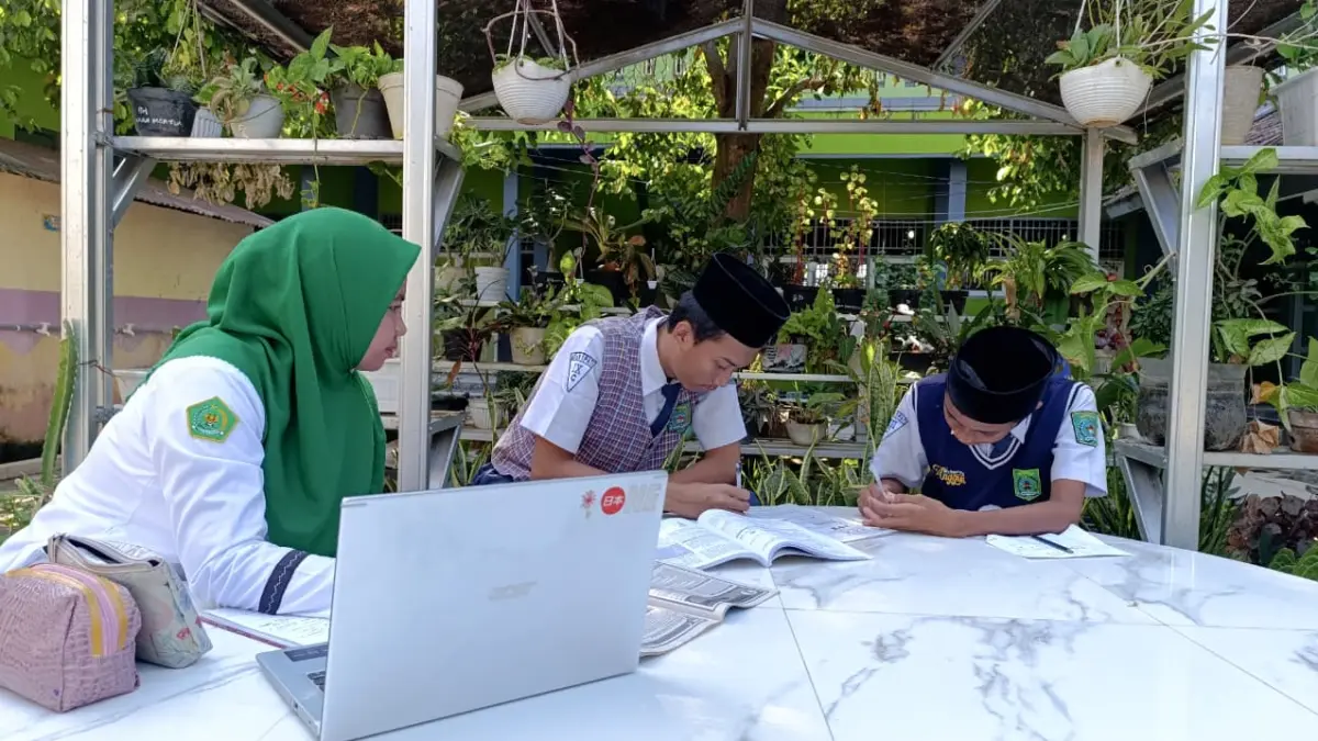 Siswa MTsN 1 Pati mendapat bimbingan intensif menyongsong Olimpiade Madrasah Indonesia (OMI) tingkat provinsi.