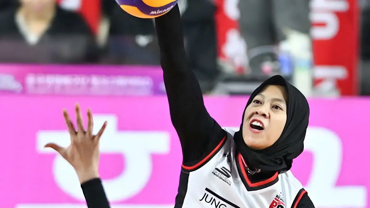 Pemain Hyundai Hillstate Megawati Hangestri smash. (DOK. Ist)