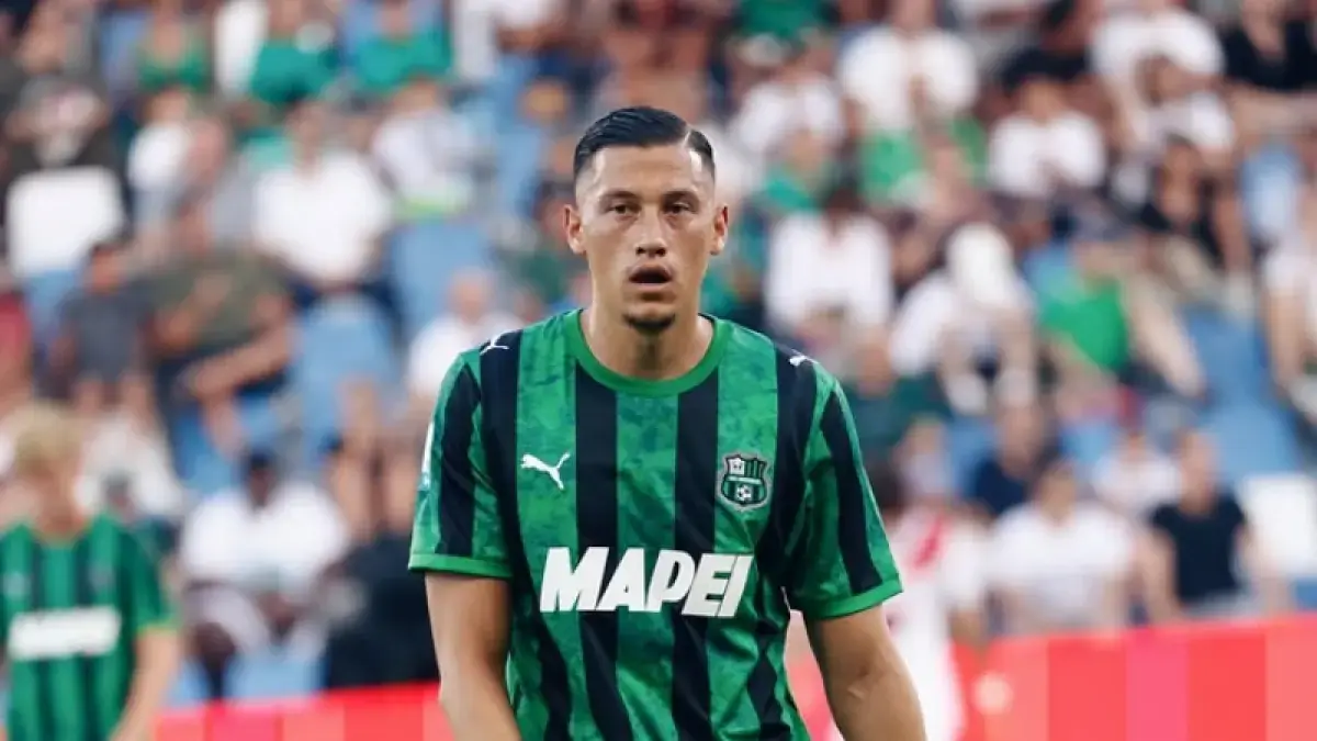 Pemain belakang Sassuolo Jay Idzes. (ig @sassuolocalcio)