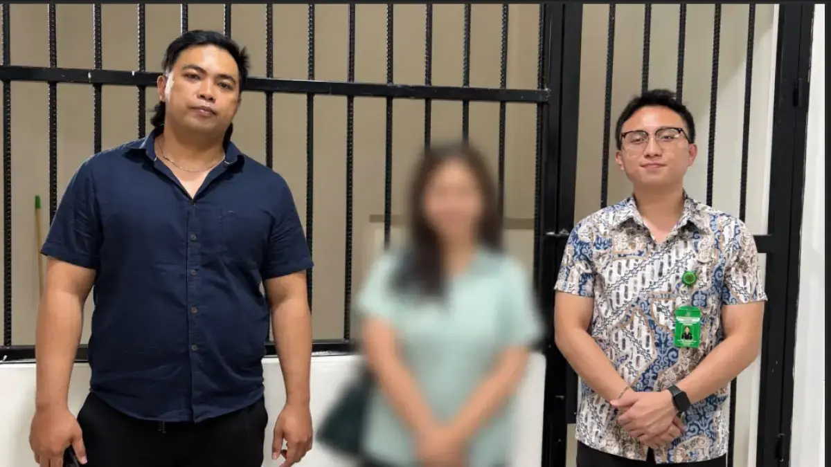 Kejaksaan Negeri Manado resmi menyatakan berkas perkara terkait dugaan tindak pidana fidusia yang melibatkan tersangka berinisial S.P.S telah lengkap atau P-21.