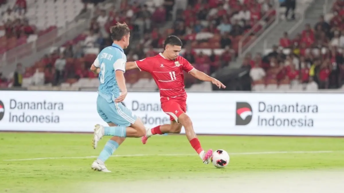 Ragnar Oratmangoen mencetak gol saat laga melawan Singapura pada FIFA ASEAN Cup 2026.