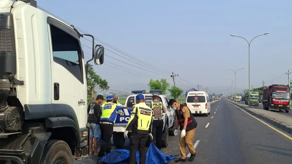 Kcelakaan di JLS Pati. (ANDRE F/RADAR PATI)