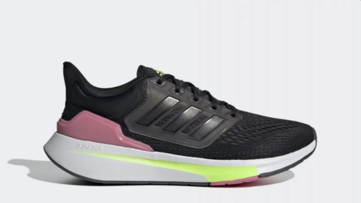 Adidas Sepatu EQ21 Run.