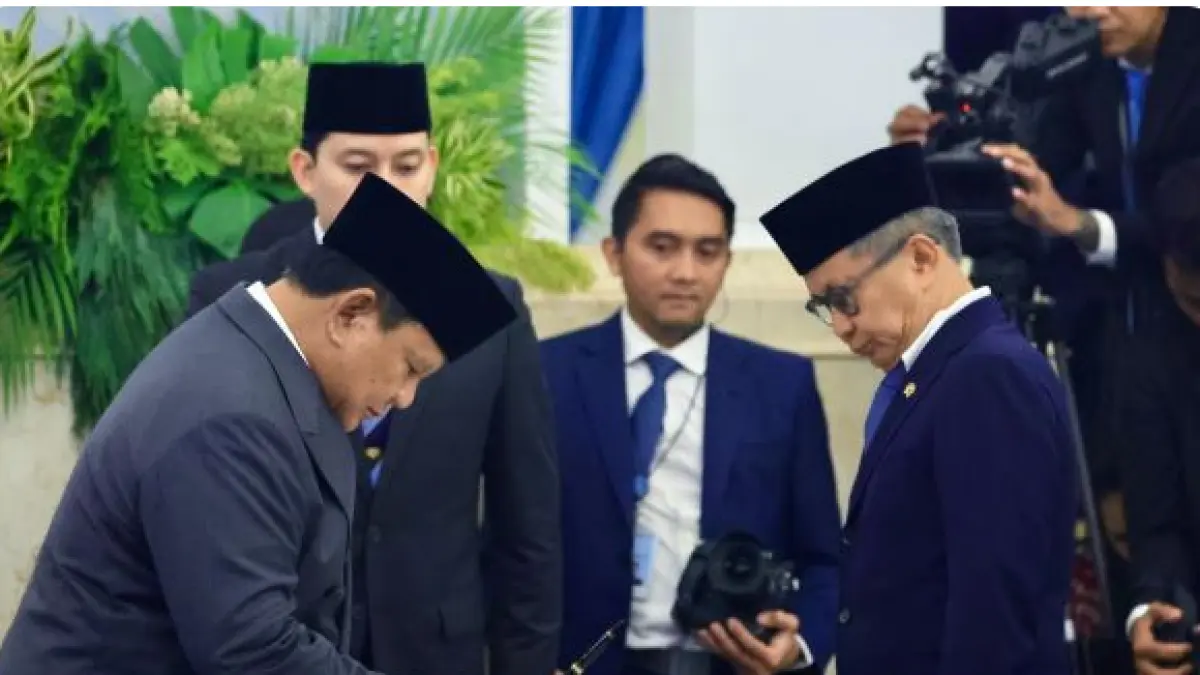 Rocky Gerung ketika dilantik menjadi Watimpres oleh Presiden Prabowo Subianto.