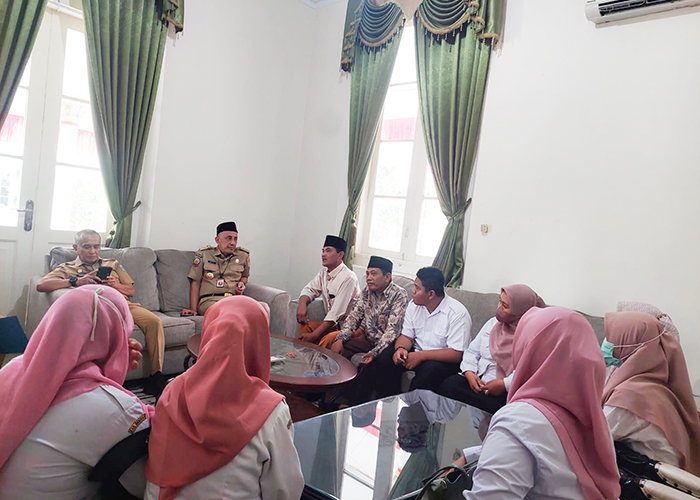 Pj Bupati Bangkalan Sikapi Laporan Pemotongan Gaji Guru. (Dok JPRM)