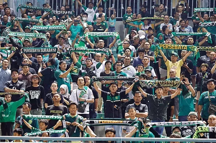 Pendukung Persebaya Surabaya, Bonek, diyakini akan memadati Stadion GBT saat tim kesayangan menjamu PSIS Semarang, pada 30 Januari 2024. (Angger Bondan/Jawa Pos)