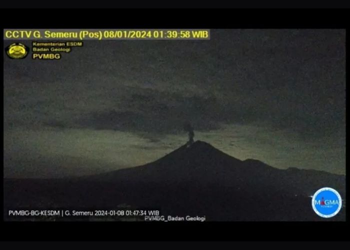 Gunung Semeru Terpantau Erupsi