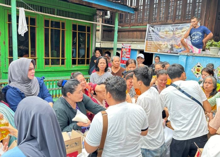 Pasar Tebus Murah diselenggarakan untuk warga di dua lokasi, Kelurahan 5 Ulu dan Kelurahan Tuan Kentang, Kota Palembang, Sumatera Selatan, pada hari Rabu.