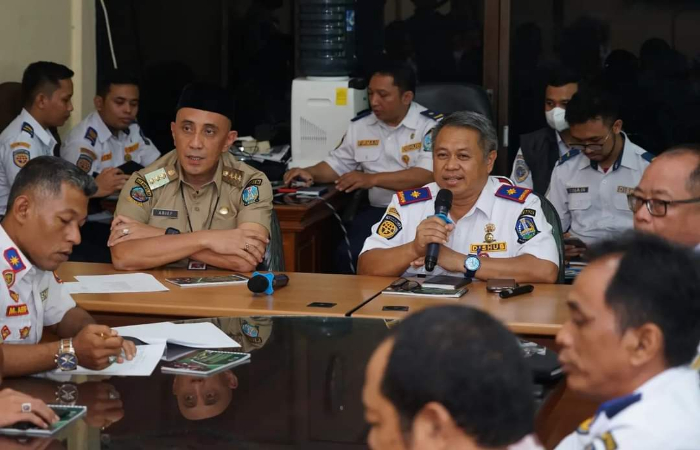 Rapat koordinasi mengenai persiapan peluncuran perluasan Rute Bus Trans Jawa Timur koridor V dari Bangkalan ke Surabaya diselenggarakan pada hari Senin (15/1)