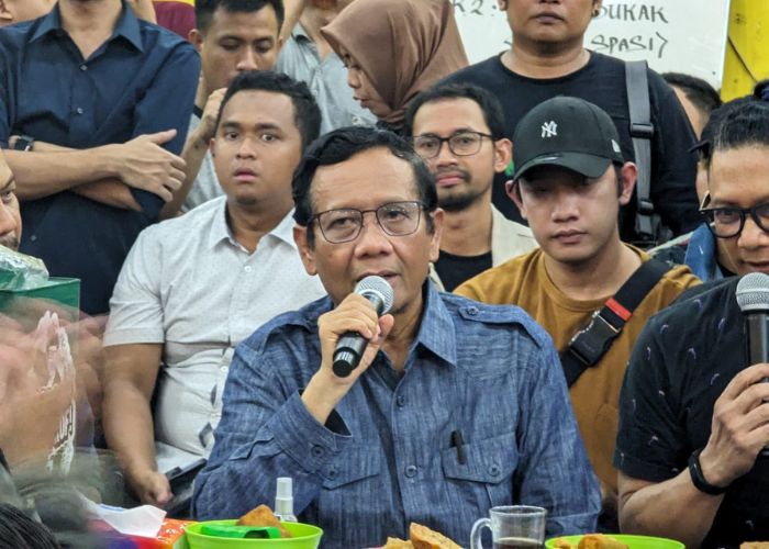 Cawapres Mahfud MD Saat di Surabaya Rabu (10/1).