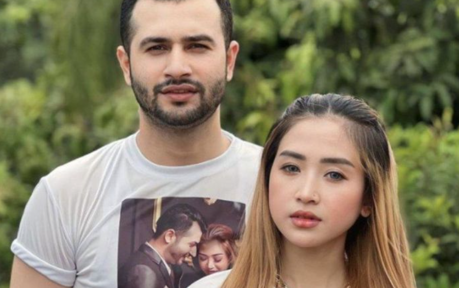 Venny Alberti dan Akash Elahi. (Foto: hot.grid.id)