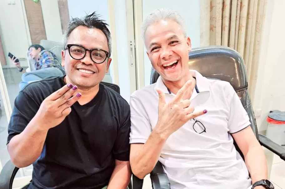 Islah Bahrawi dengan Ganjar Pranowo. (Foto: kilat.com)