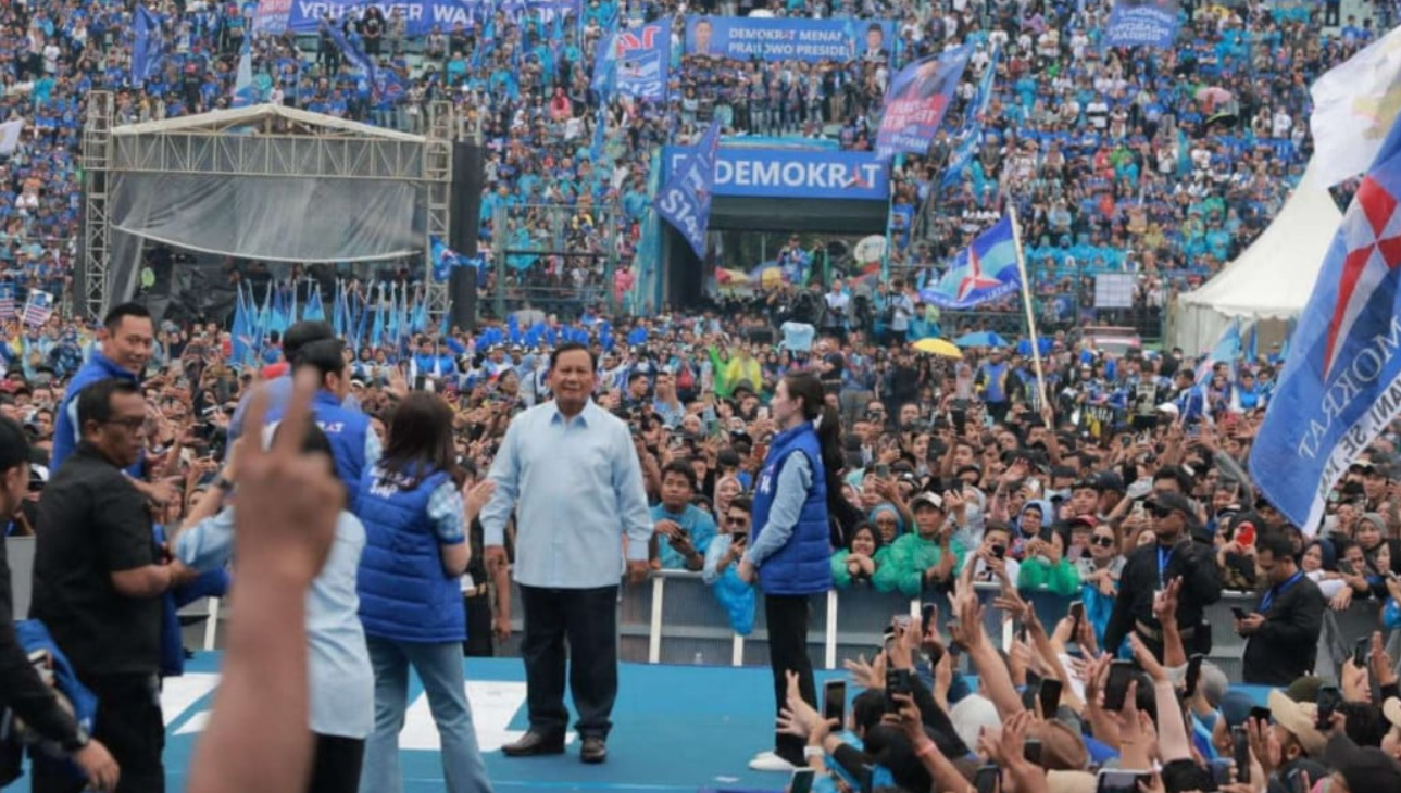 Diterpa Hoax Sakit, Prabowo Joget Gemoy Bareng Puluhan Ribu Warga di Malang. (Foto: viva.co.id)