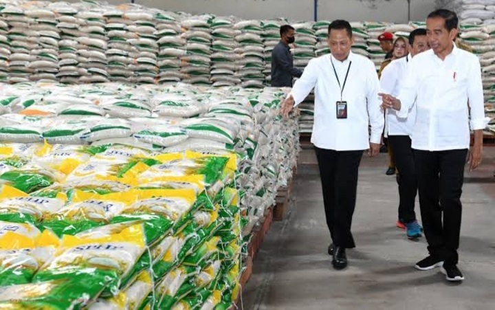 Presiden Jokowi Luncurkan Penyaluran Cadangan Beras Pemerintah untuk Bantuan Pangan Tahun 2023 (10/4/2023)./Dok Sekertariat Negara