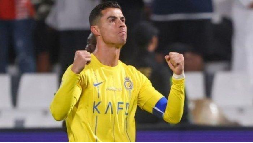 Penyerang Al Nassr, Cristiano Ronaldo, berselebrasi seusai mencetak gol untuk timnya dalam lanjutan Liga Arab Saudi antara Al Shabab vs Al Nassr di Stadion Al Shabab pada 25 Februari 2024.