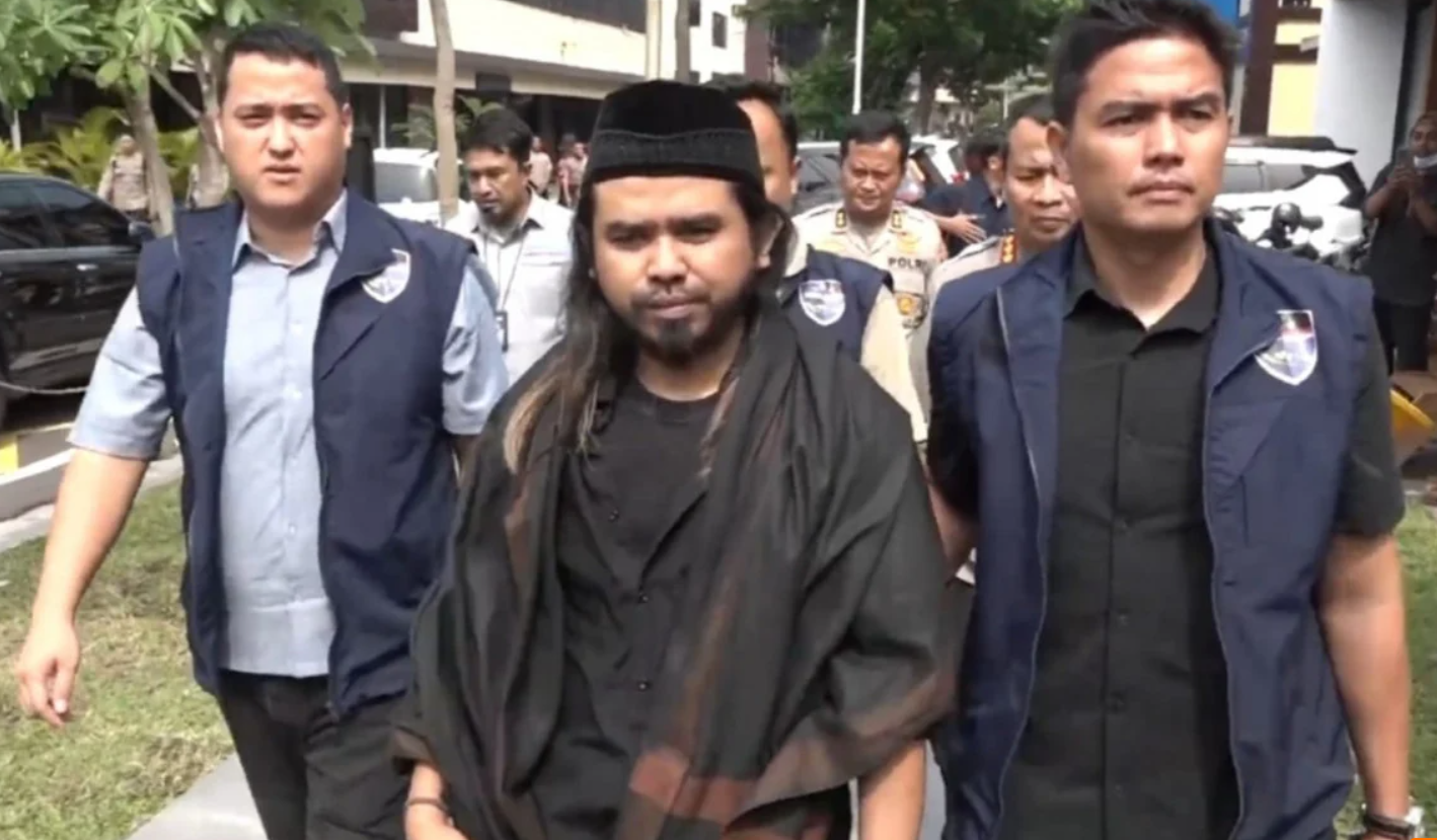 Samsudin alias Gus Samsudin di Polda Jatim.