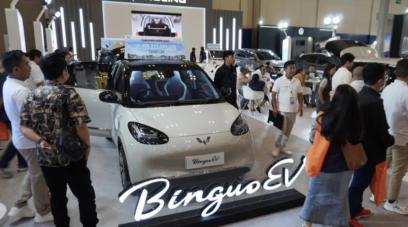 Wuling Pamer Jajaran Mobil Listriknya di BCA Expoversary